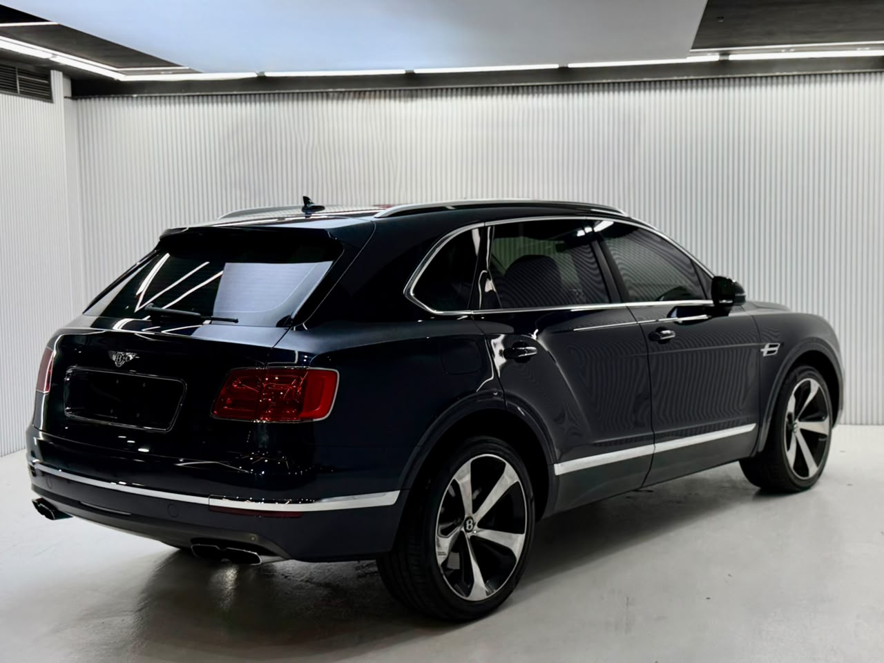 Bentley Bentayga Standard 6