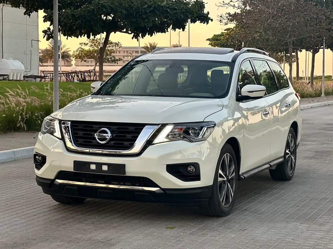 Nissan Pathfinder SV 3