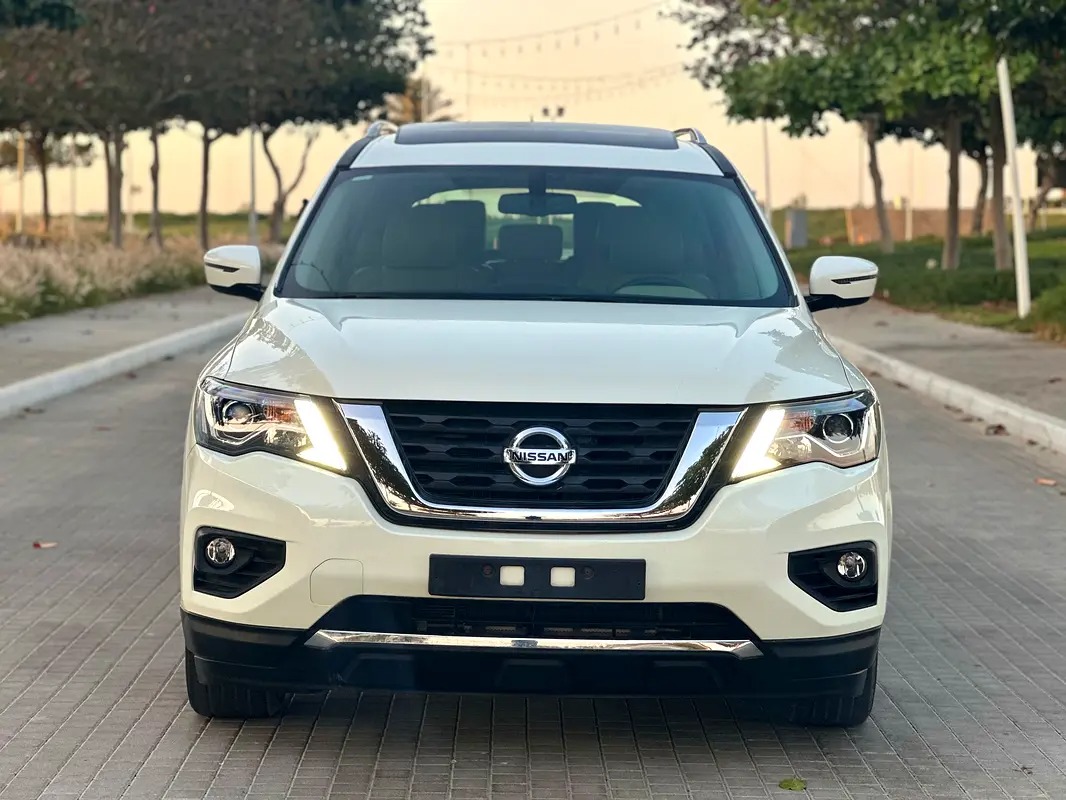 Nissan Pathfinder SV 4