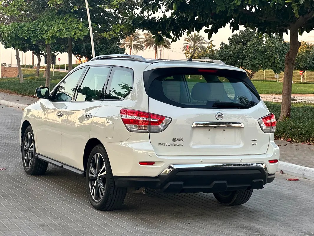 Nissan Pathfinder SV 7
