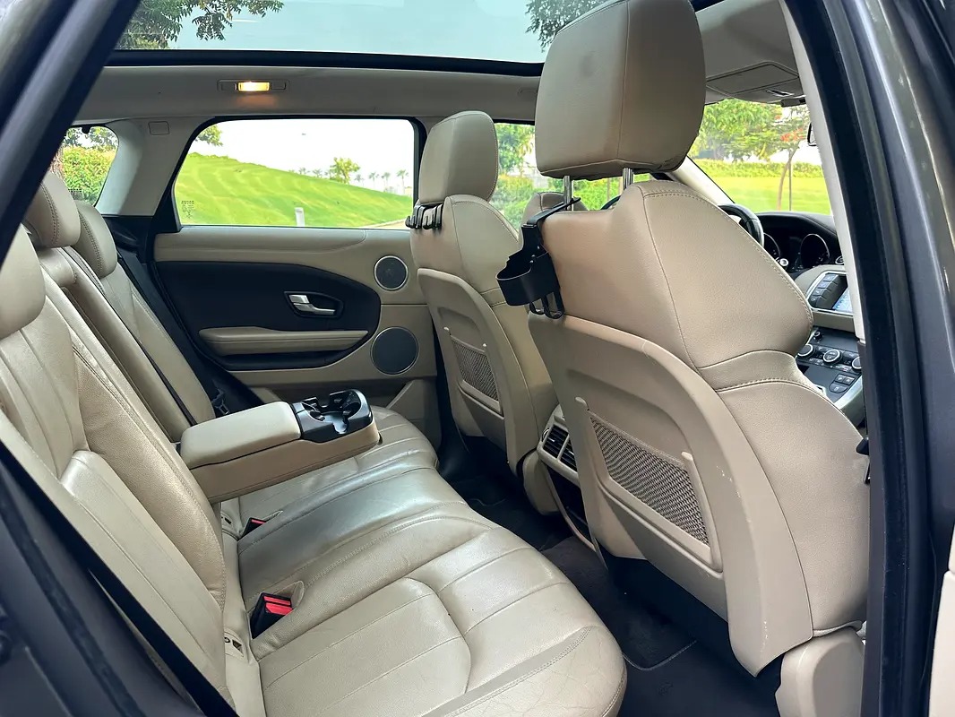Range Rover Evoque Si4 Black Pack 8