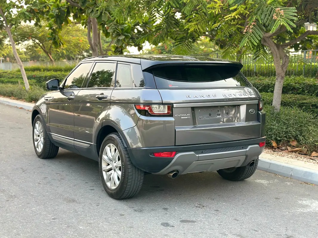 Range Rover Evoque Si4 Black Pack 10