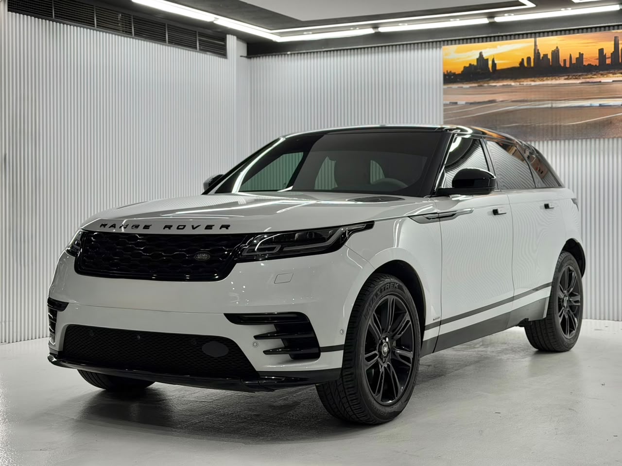 Range Rover Velar R-Dynamic SE 4