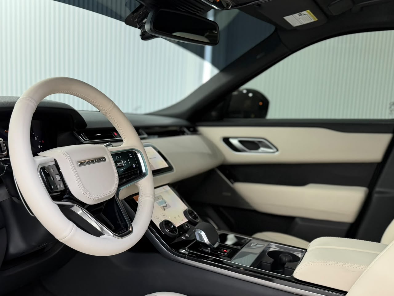 Range Rover Velar R-Dynamic SE 10